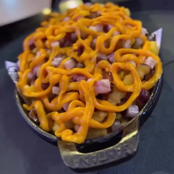 Panelinha gratinada com cheddar